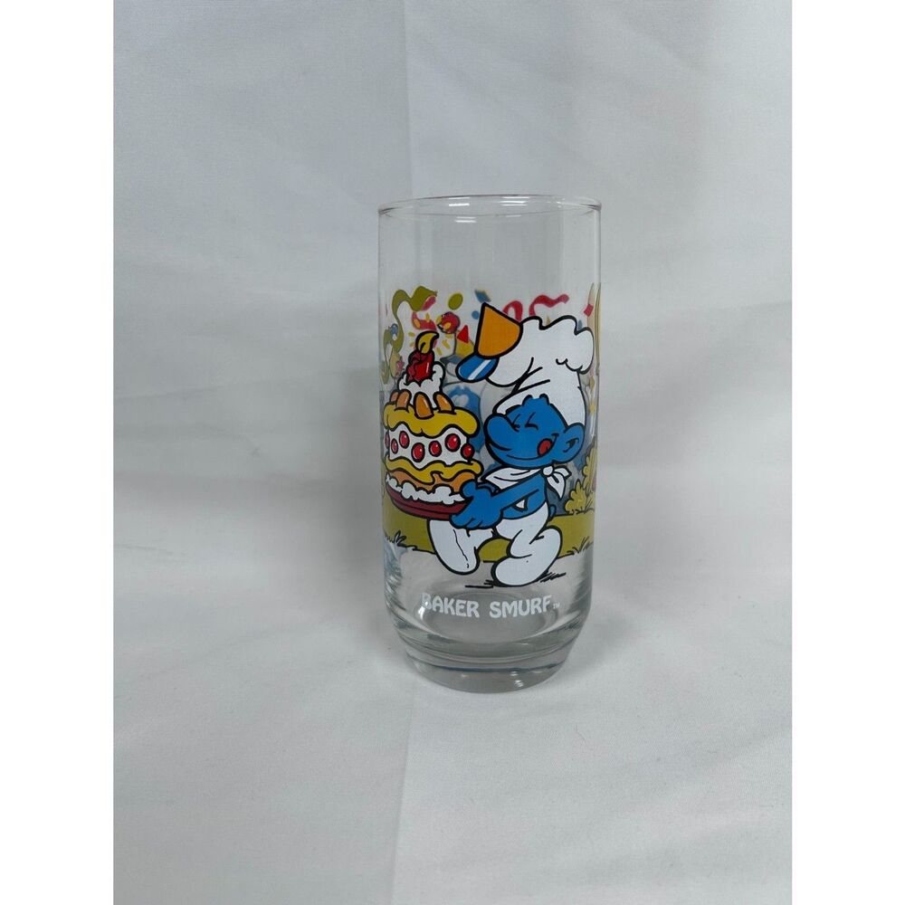 Vintage 1983 Smurfs Baker Smurf Birthday Party Drinking Glass Wallace Berrie